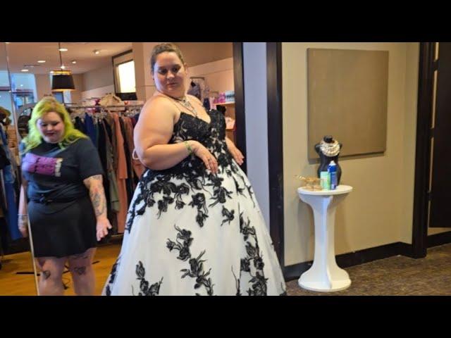 Plus Size Wedding Dress Shopping - Courthouse Wedding Style