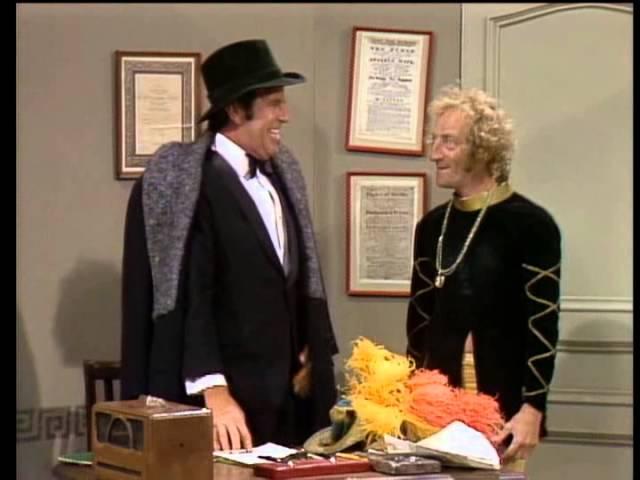 Paul Lynde & Marty Feldman - The Ballet Dancer (Dean Martin Show)