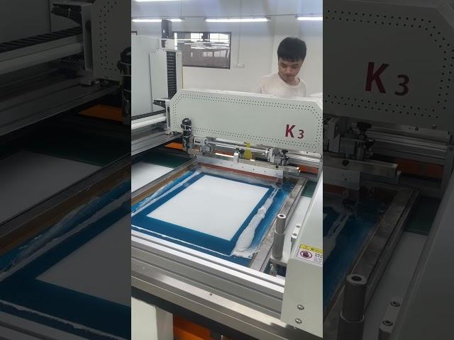 Table screen printing machine prints full-screen silicone on thermal transfer film #screenprinting