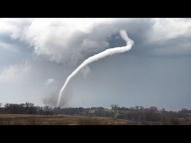 10 SURPRISE TORNADOS - caught on video