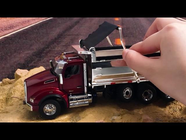 Diecast Masters Kenworth T880 SBFA Dump-Truck, with Radiant red cab + Chrome plated dump body