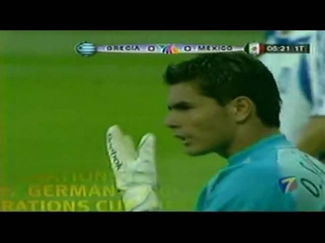 LA MEJOR ATAJADA DE OSWALDO SANCHEZ  MEXICO VS GRECIA HD