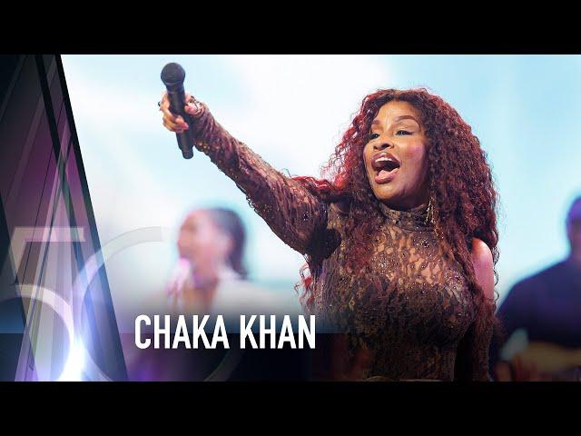 Chaka Khan & Sheila E Perform "I'm Every Woman" | AMAs 50th Anniversary Special