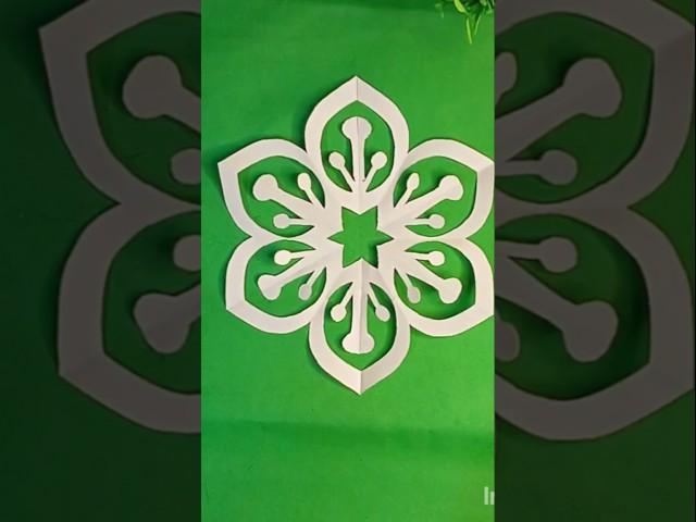 How to make paper snowflakes #paper #snowflakecraft #crafts #3d #tutorial #5minutecrafts #diy