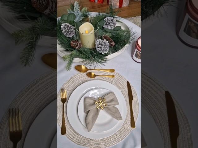 Easiest Napkin Bow Fold  #christmas #christmasdecor #Napkin