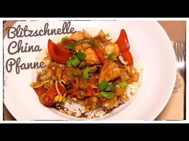 Blitzschnelle China Pfanne mit Spitzkohl, Paprika und Zwiebeln!