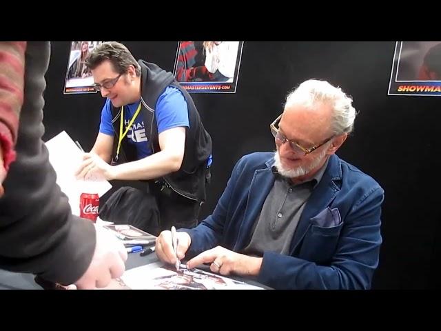 Robert Englund signing autographs 02/06/2018