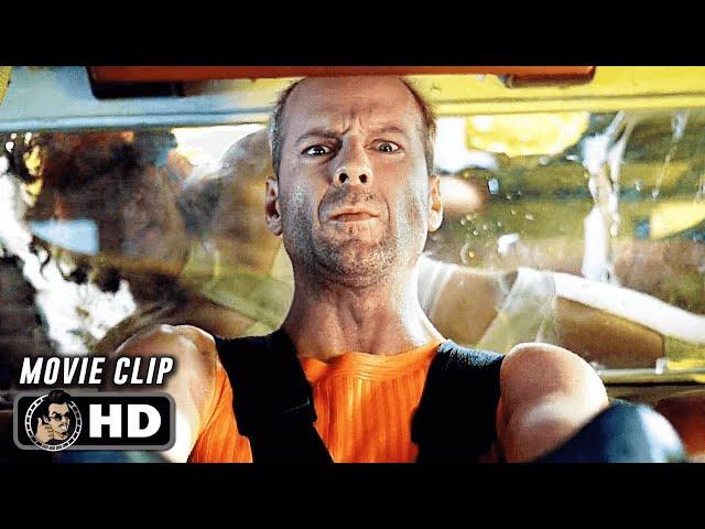 Police Chase Scene | THE FIFTH ELEMENT (1997) Bruce Willis, Movie CLIP HD