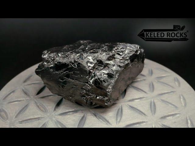 VERY LARGE ELITE SHUNGITE STONE SHINY TYPE 1   WEIGHT THIS STONE 689 GRAMS ~ 1 5 LBS