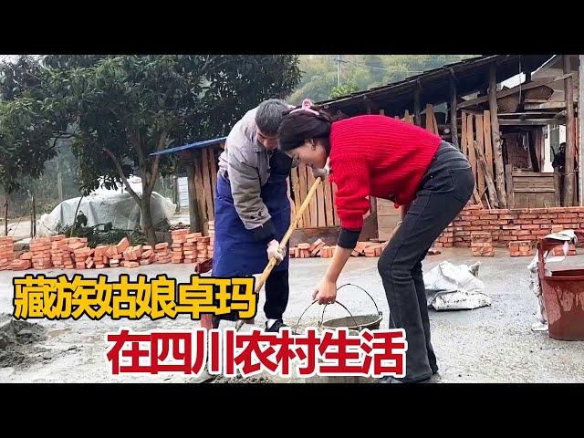 Tibetan girls renovate old houses in rural Sichuan