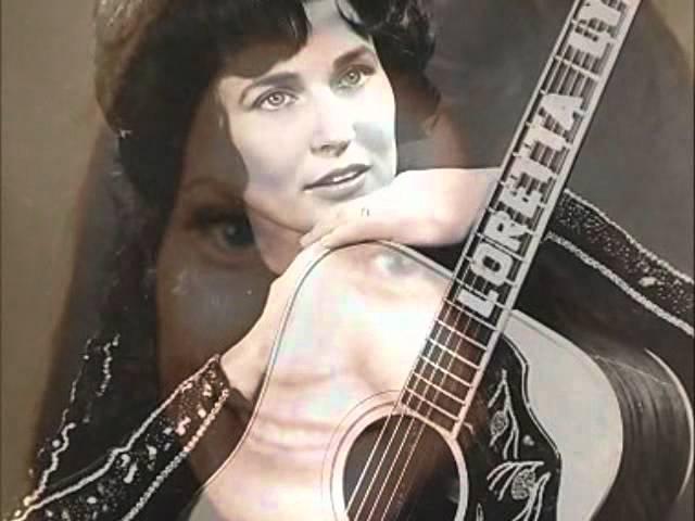 Loretta Lynn - You`re Lookin At Country