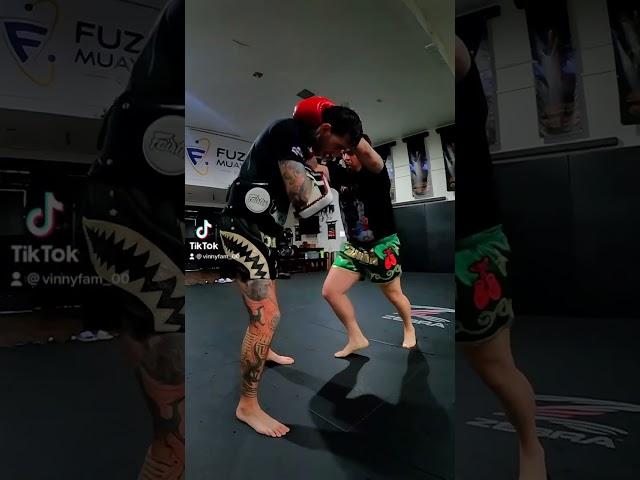 Knee • Leg Sweep • Knee • Elbow • Try this set up combo  #muaythai #thaiboxing #kickboxing