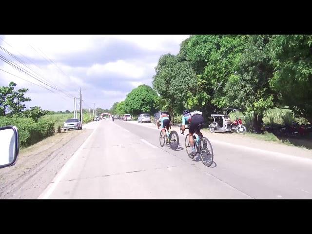 A classic cycling sprint finish in the Philippines