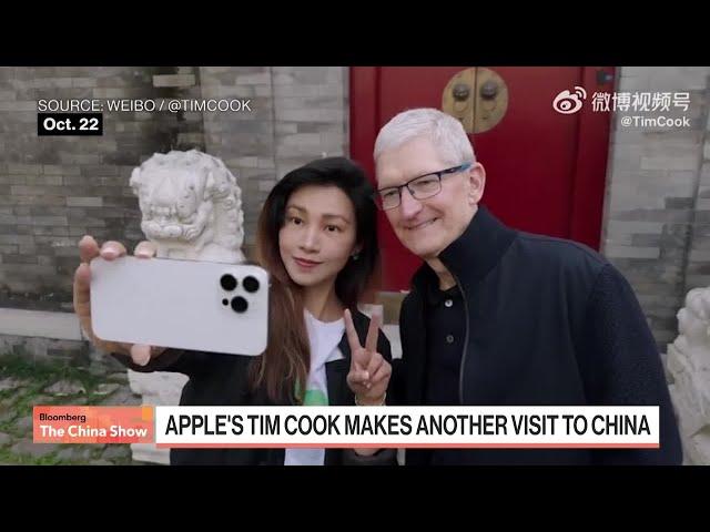 Apple's CEO Tim Cook Visits China