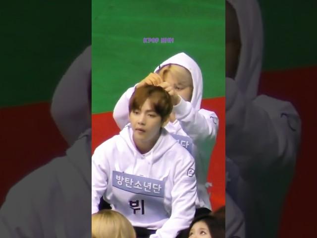 It's So Cute When Jimin Plays With Taehyung's Hair  #shorts #bts #jimin #taehyung
