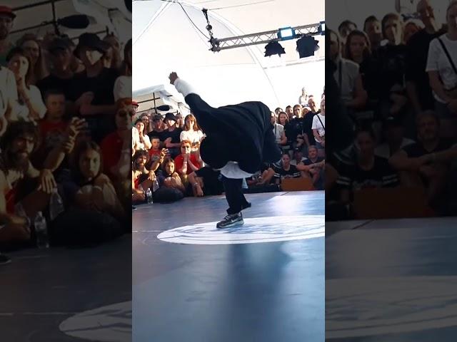 Break dance - by Shortyfingerz ( Брейк данс ) #танцы #брейкданс
