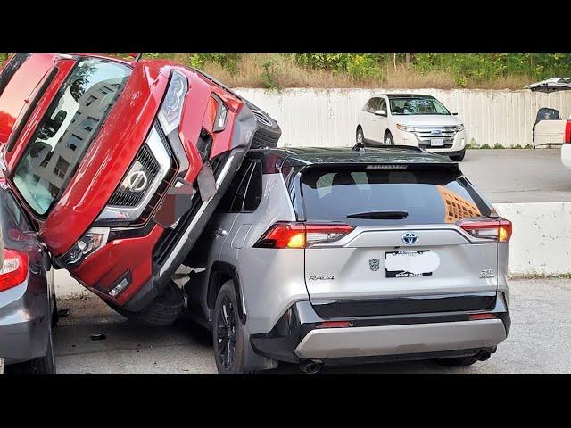 IDIOTS IN CARS 68