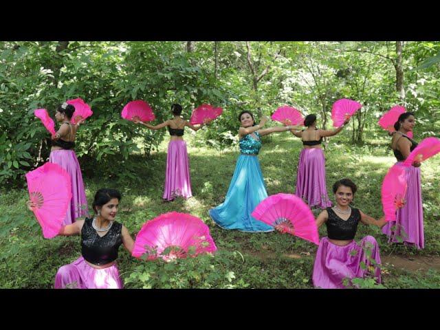 Twisha Vyas & Group- Bollywood, Dance & Violin