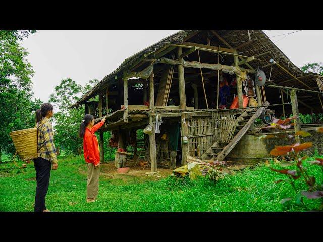 Ly Tu Linh receives help from a kind woman at an abandoned house.