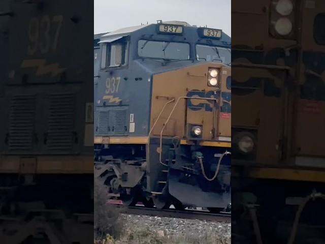 CSX #937 ES44AC crawls through Plymouth, Michigan