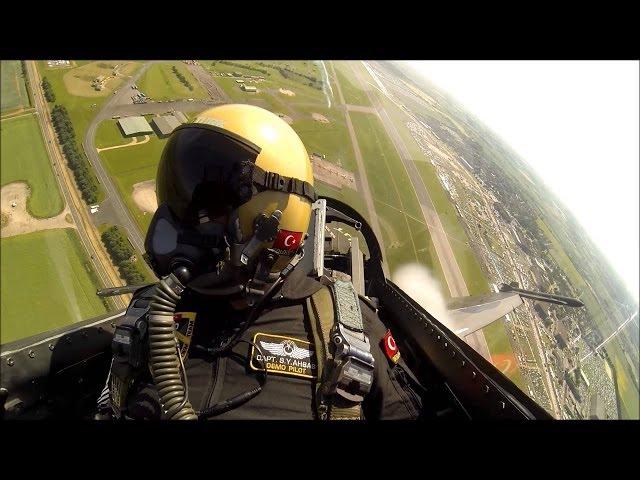 Solo Turk 2013 Display, RAF Waddington International Airshow