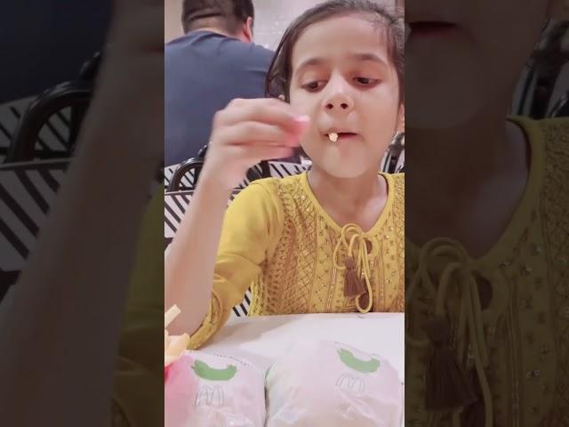 Alina Eating French fries #shortvideo #viralvideo #trendingvideo #singapore #Alina lifestyle 05