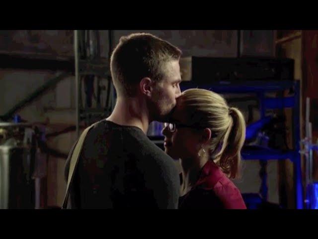 Oliver & Felicity | I'm slowly drifting to you.