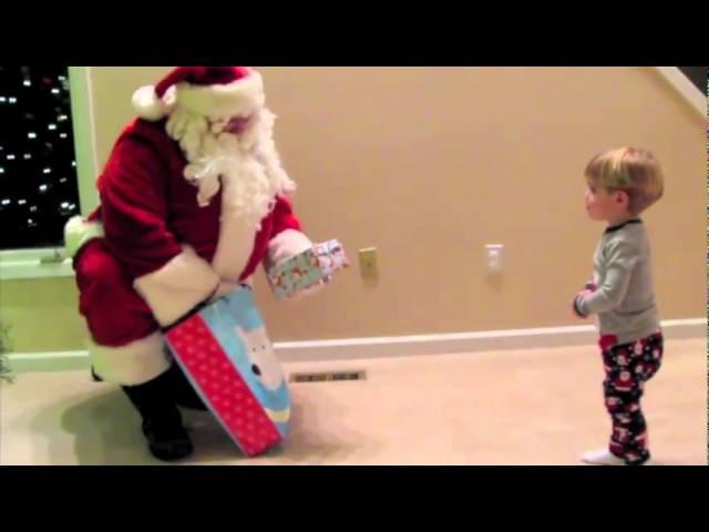 Santa Comes to Visit - 2010.mov