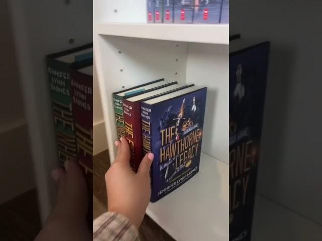 Reorganize my bookshelves with me! 