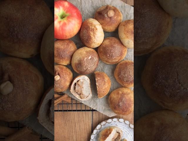 Apple cream cheese stuffed bagel bites #bagels