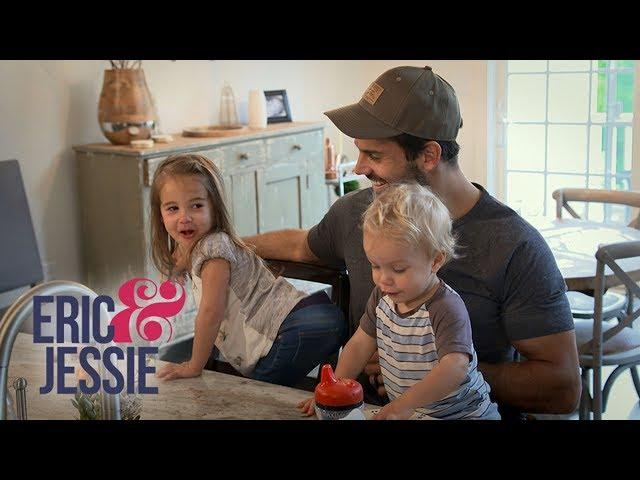 Eric & Jessie's Daughter Vivianne Is Super Mischievous | E!