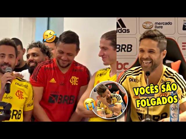 JOGADORES DO FLAMENGO INVADEM COLETIVA E DIEGO SE EMOCIONA