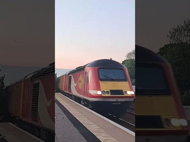 43272 + 43277 on 3Q80 from Inverness Millburn C.Rail to Larbert North D.P.L.