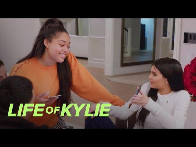 Kylie Jenner Plays Matchmaker for Jordyn Woods | Life of Kylie | E!