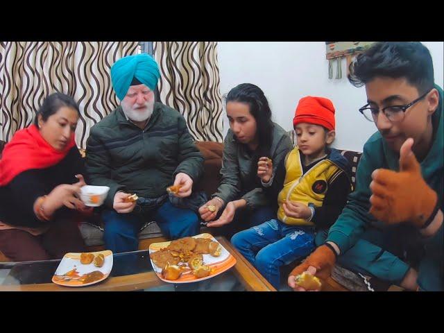 बच्चों और बुआ के लिए पंजाब के स्पेशल पकोड़े , Punjabi Pakode || Punjab Tour EP4 || Punjabi Trekker