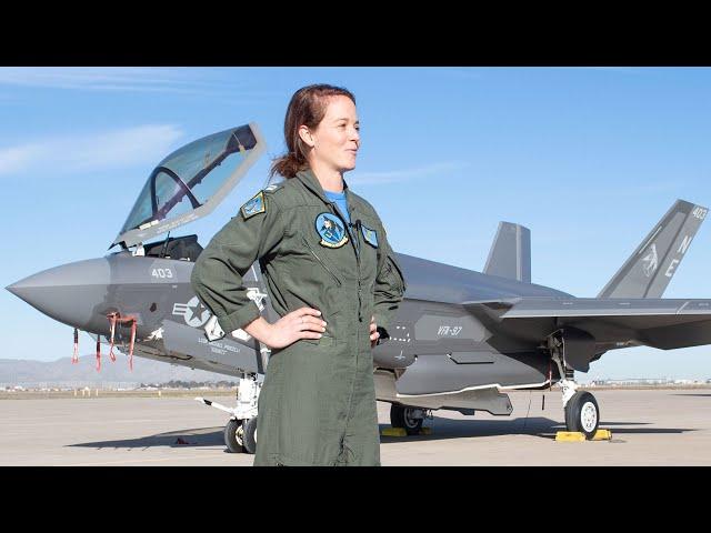 US Navy F-35 and FA-18 Female Fighter Pilots