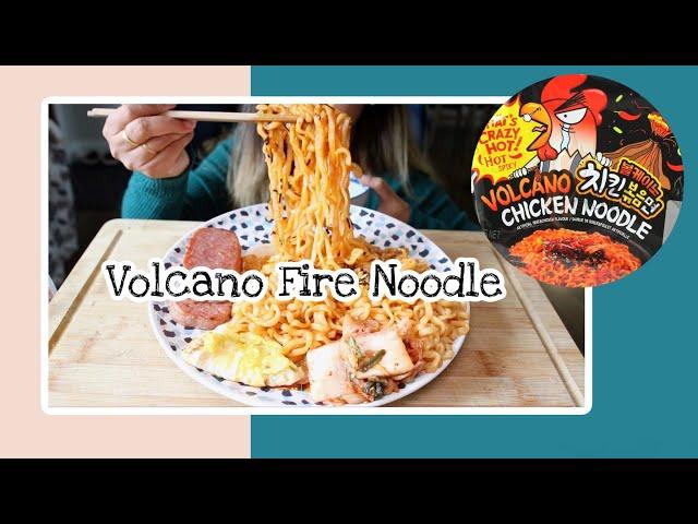 VOLCANO FIRE NOODLE + SPAM, EGG and KIMCHI EATING