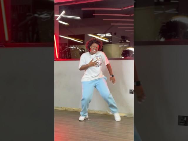 Kojo Viral Dance Video by Afronitaaa