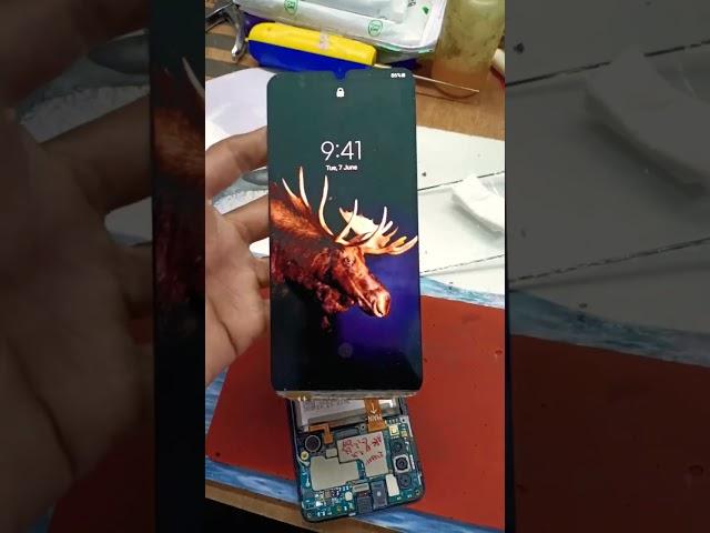 Samsung display without glass....#broken #glass #mobiletechnology #original display