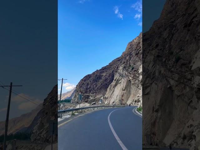 Karakuram Highway Of Gilgitbaltistan️#mountains #zeeshan #travel #roadtrip #automobile #pakistan