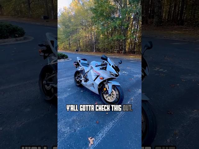 Today I’m riding the 2025 Honda CBR 600RR! No ABS, no modes, just that classic needle tachometer.