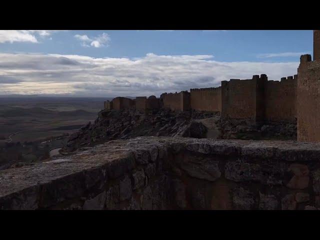 El castillo medieval más grande de Europa está en españa ( bienvenidos a la fortaleza de gormaz)