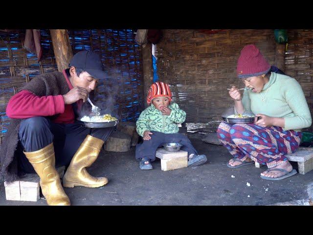 shepherd life of Nepal || Manjita cooking || a shepherd family in the Himalayan Nepal || rural Nepal