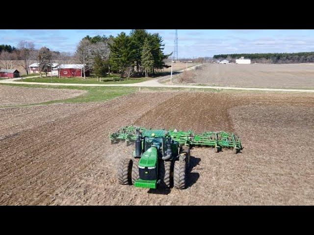 John Deere 9620R Digging Up The Soil!