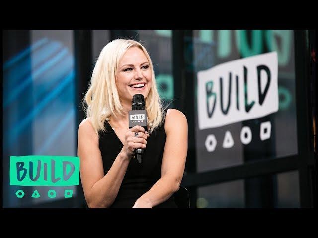 Malin Akerman Talks About Working With Lisa Kudrow On "The Comeback"