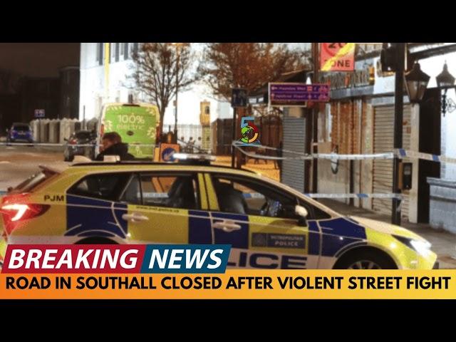 BREAKING NEWS: ROAD IN SOUTHALL LONDON CLOSED AFTER VIOLENT STREET FIGHT WITH SWORDS & CRICKET BATS