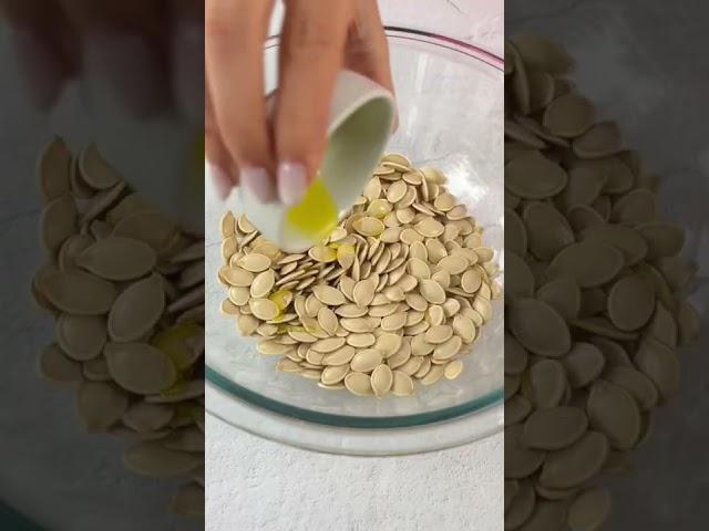 Roasted Pumpkin Seeds  #pumpkin #halloween #recipe #pumpkinseeds #cooking