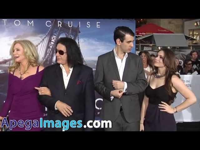 Gene Simmons, Shannon Tweed, Nick and Sophie Simmons at the  "Oblivion" Premiere