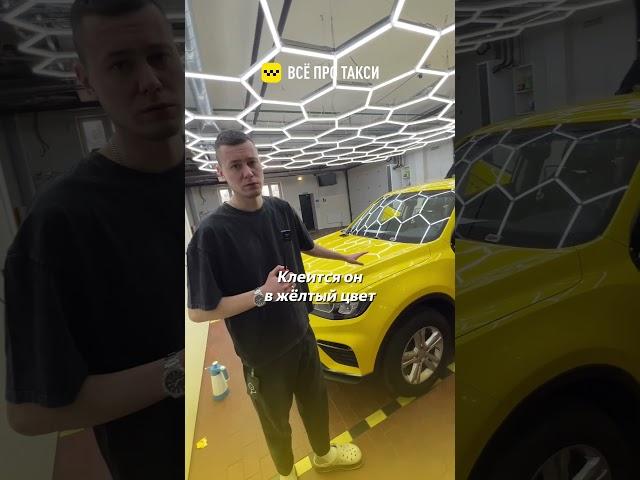 Специалист Николай провёл короткую экскурсию по нашему офису на Алтуфьевке