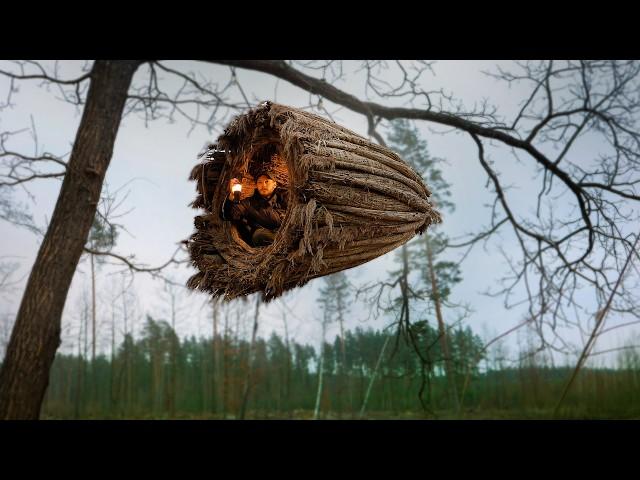 Building a Reed Survival Nest above Water, Bushcraft, Tree Shelter